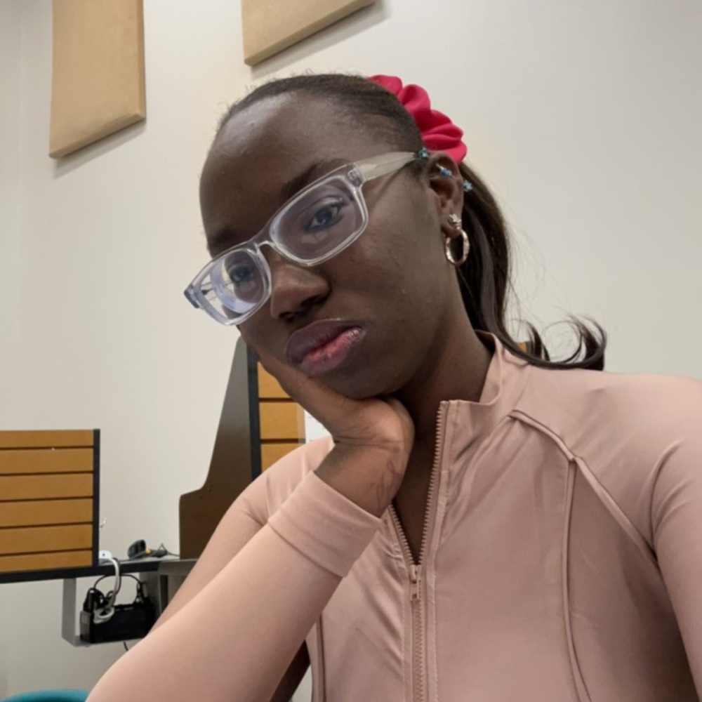 Meet your Posher, Alexus